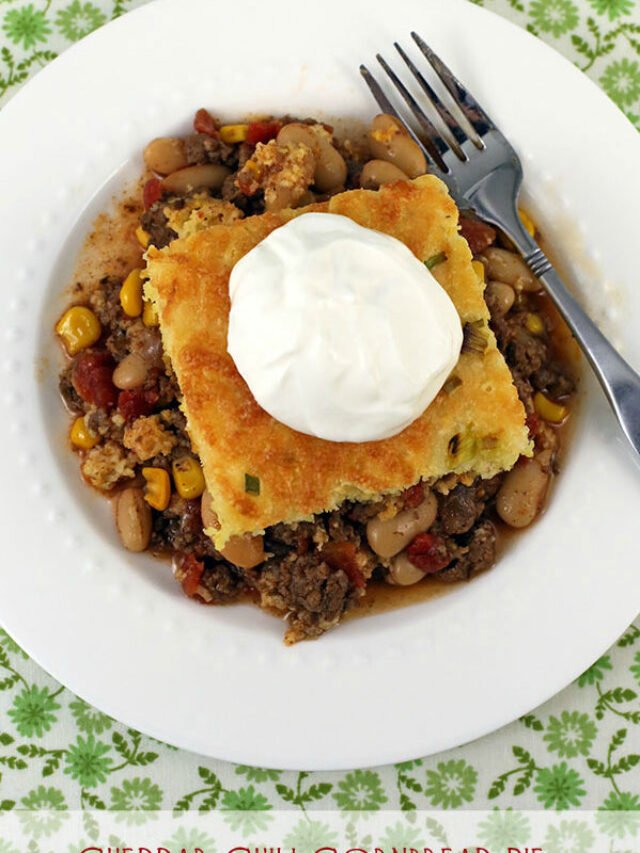 CHEDDAR CHILI CORNBREAD PIE